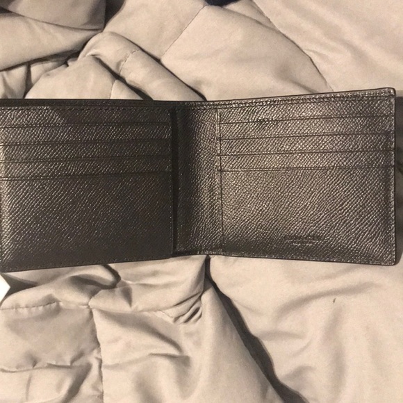 Authentic 2017 Coach Wallet in great condition - Picture 4 of 7